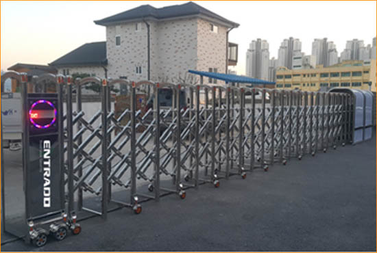 Retractable Gate